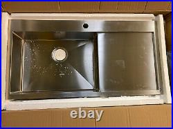 Single bowl stainless steel kitchen sink with drainer